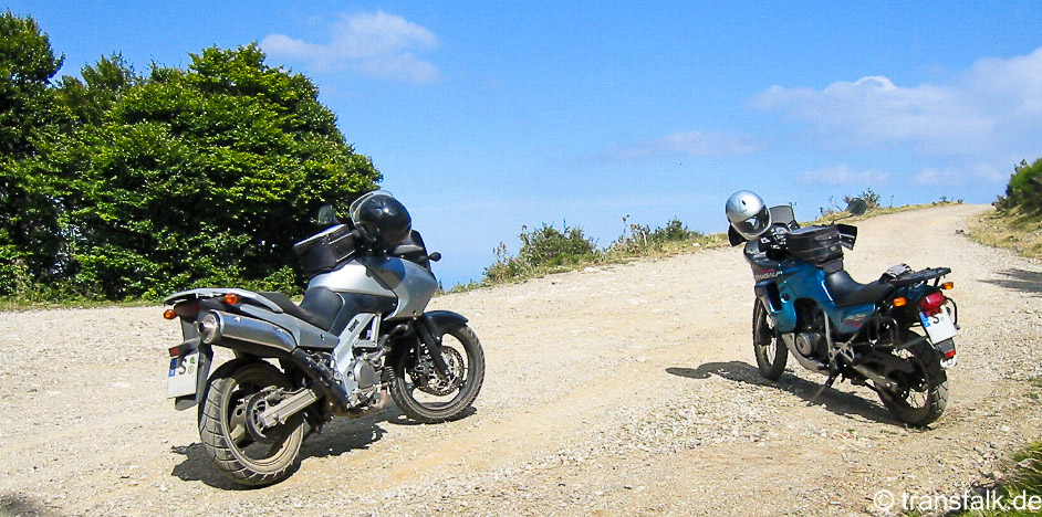 Main picture with motorbikes
